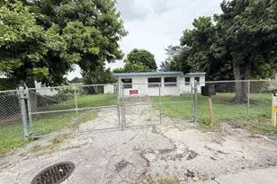 1421 NW Avenue D, Belle Glade, FL 33430 - Photo 3