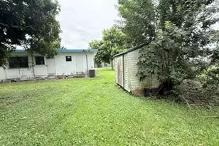 1421 NW Avenue D, Belle Glade, FL 33430 - Photo 11