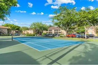 835 NW 103rd Terrace, Pembroke Pines, FL 33026 - Photo 15