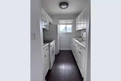 113 E Tiffany Drive #4, Mangonia Park, FL 33407 - Photo 3