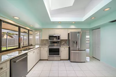 10407 NW 7th Street, Plantation, FL 33324 - Photo 9