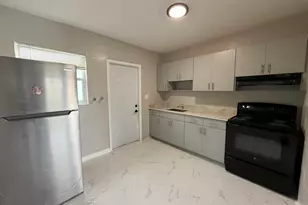 832 NW 10th St, Hallandale Beach, FL 33009 - Photo 1