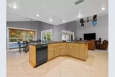 875 NW 83rd Drive, Coral Springs, FL 33071 - Photo 9