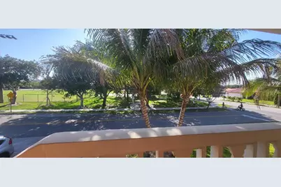 5240 NE 14th Way #4, Fort Lauderdale, FL 33334 - Photo 3