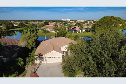 909 SW Lake Charles Circle, Port Saint Lucie, FL 34986 - Photo 3