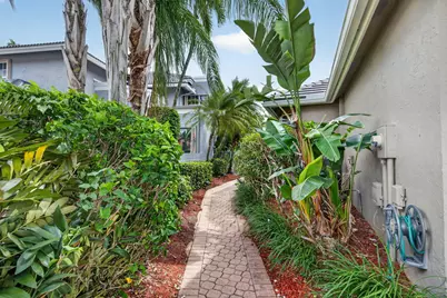 17220 Hampton Boulevard, Boca Raton, FL 33496 - Photo 5