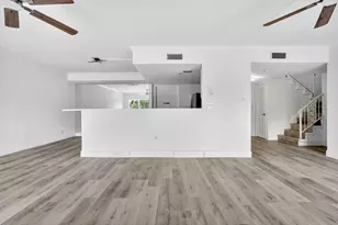 495 SE 8th St, Deerfield Beach, FL 33441 - Photo 11