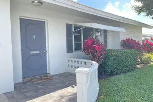 1304 SW 15th St, Boynton Beach, FL 33426 - Photo 3