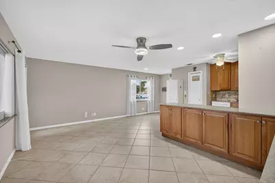 221 Coventry J, West Palm Beach, FL 33417 - Photo 9