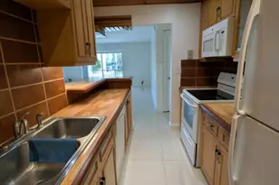 10361 N Kendall Dr, Miami, FL 33176 - Photo 9