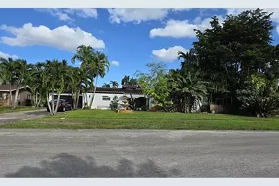 690 NW 68th Avenue, Plantation, FL 33317 - Photo 1