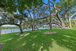 390 Golfview Rd, North Palm Beach, FL 33408 - Photo 29