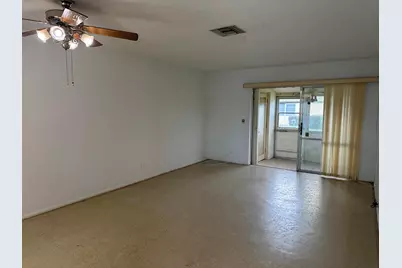 2751 Ashley Drive E #D, West Palm Beach, FL 33415 - Photo 3