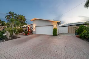 2108 NE 24th St, Wilton Manors, FL 33305 - Photo 89