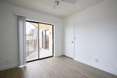 73 Springdale Circle, Palm Springs, FL 33461 - Photo 11