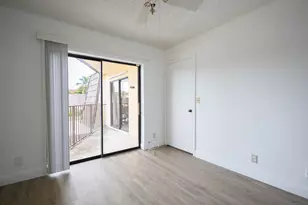 73 Springdale Cir, Palm Springs, FL 33461 - Photo 11
