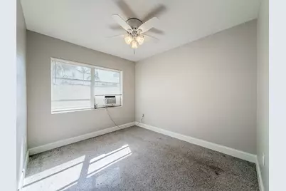 703 N 25th Street, Fort Pierce, FL 34947 - Photo 11