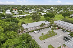 18081 SE Country Club Dr, Jupiter, FL 33469 - Photo 11