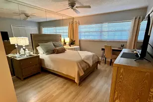 3850 Oaks Clubhouse Dr, Pompano Beach, FL 33069 - Photo 7