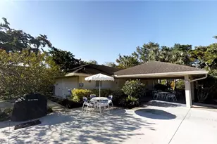 3850 Oaks Clubhouse Dr, Pompano Beach, FL 33069 - Photo 45