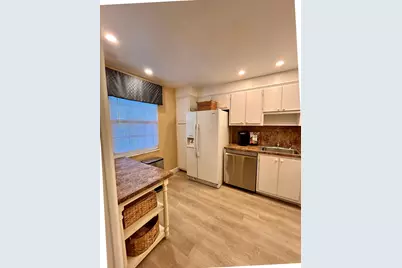 3850 Oaks Clubhouse Drive #305, Pompano Beach, FL 33069 - Photo 5