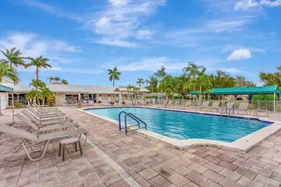 8900 Warwick Drive, Boca Raton, FL 33433 - Photo 35