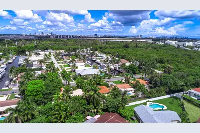 218 NE 2nd Place, Dania Beach, FL 33004 - Photo 23