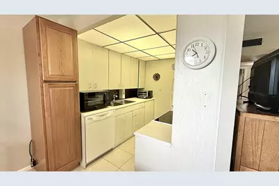 4075 Newport Q Drive, Deerfield Beach, FL 33442 - Photo 11