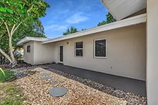 902 Garnett St, Lantana, FL 33462 - Photo 7