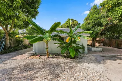 618 S Pine Street #B, Lake Worth, FL 33460 - Photo 17