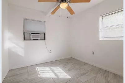 2516 Ave L #Unit b, Fort Pierce, FL 34947 - Photo 15