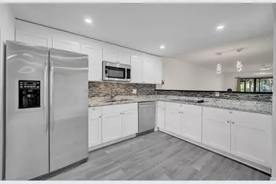310 Lakeview Drive #105, Weston, FL 33326 - Photo 9