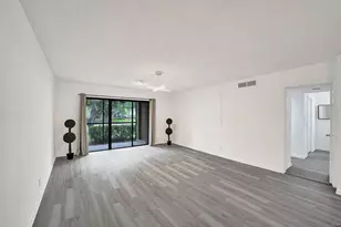310 Lakeview Dr, Weston, FL 33326 - Photo 13