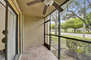 310 Lakeview Dr, Weston, FL 33326 - Photo 33