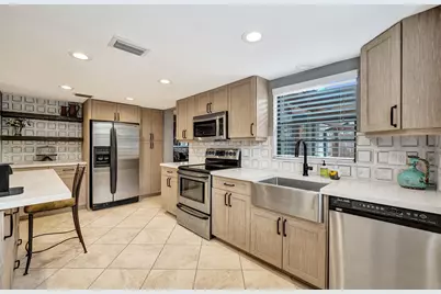1330 NW 78th Avenue, Plantation, FL 33322 - Photo 11