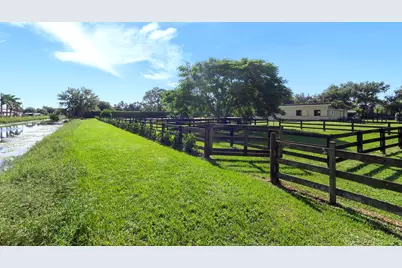 16693 Deer Path Lane, Wellington, FL 33470 - Photo 25