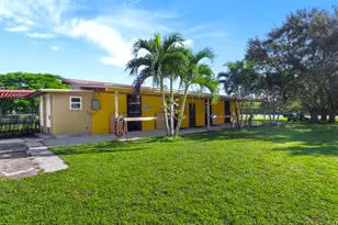 16693 Deer Path Ln, Wellington, FL 33470 - Photo 5