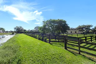 16693 Deer Path Ln, Wellington, FL 33470 - Photo 23