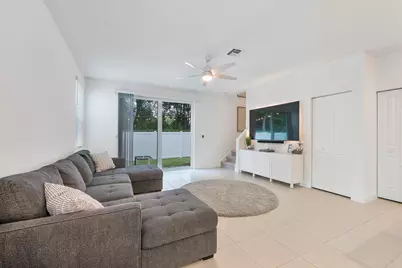 4567 Hollister Avenue, Lake Worth, FL 33463 - Photo 9