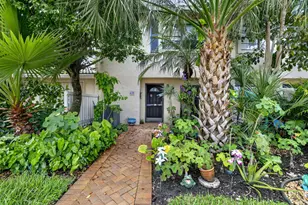 43 W Stratford Ln W, Boynton Beach, FL 33436 - Photo 1