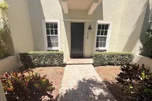 708 NW 83rd Pl, Boca Raton, FL 33487 - Photo 3
