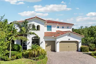 2475 NE Evinrude Cir, Jensen Beach, FL 34957 - Photo 5