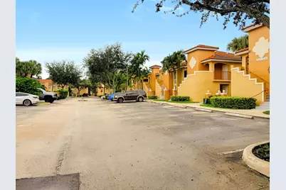 680 NW 79th Terrace, Pembroke Pines, FL 33024 - Photo 15