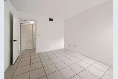 680 NW 79th Terrace, Pembroke Pines, FL 33024 - Photo 5