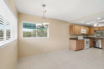 4725 Lucerne Lakes Boulevard E #301, Lake Worth, FL 33467 - Photo 3