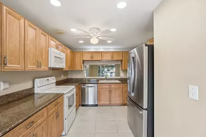4725 Lucerne Lakes Boulevard E #301, Lake Worth, FL 33467 - Photo 5