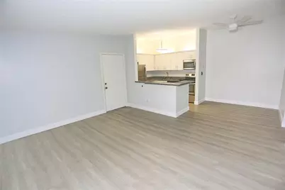 9712 S Belfort Circle, Tamarac, FL 33321 - Photo 11