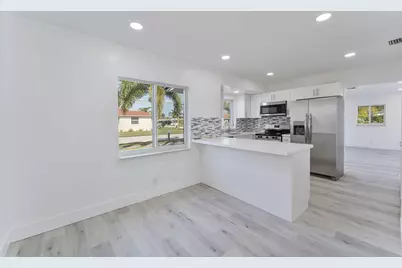 240 NW 5th Street, Deerfield Beach, FL 33441 - Photo 3