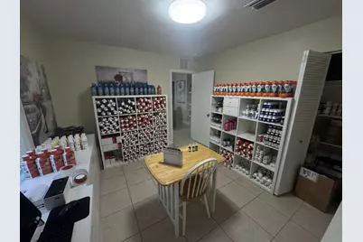 271 E Commercial Boulevard, Oakland Park, FL 33334 - Photo 25