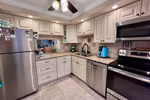 400 NE 20th St, Boca Raton, FL 33431 - Photo 1